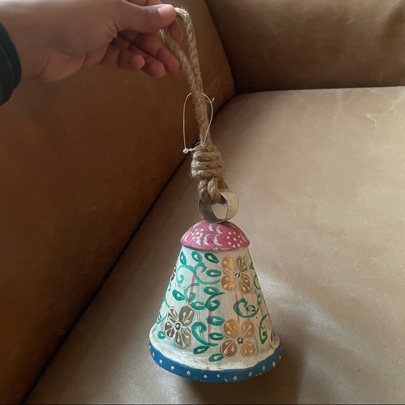 Hand painted bell 🔔 - Picture 3 of 7